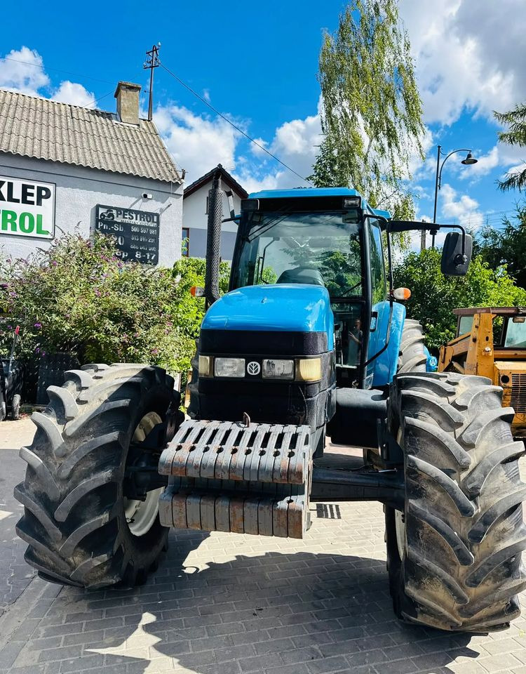 New Holland 8360 - Tractor: foto 2 New Holland 8360 - Tractor: foto 2