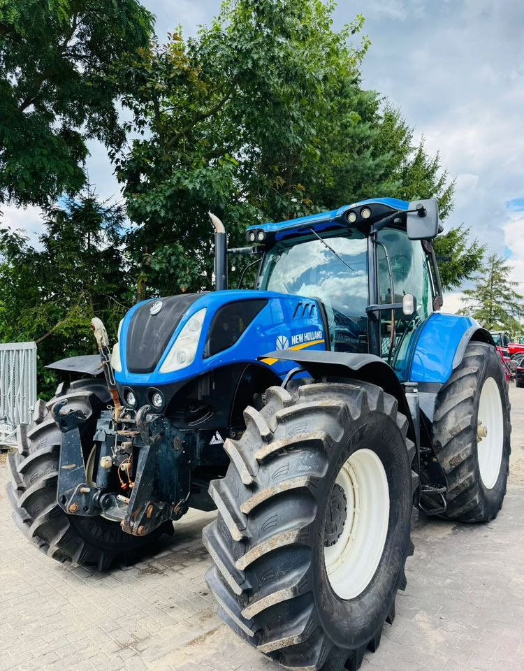 New Holland T7.230 - Tractor: foto 1 New Holland T7.230 - Tractor: foto 1
