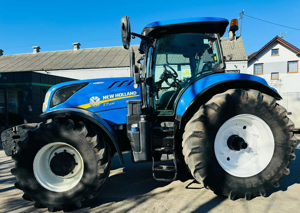 New Holland T7.230 - Tractor: foto 1 New Holland T7.230 - Tractor: foto 1
