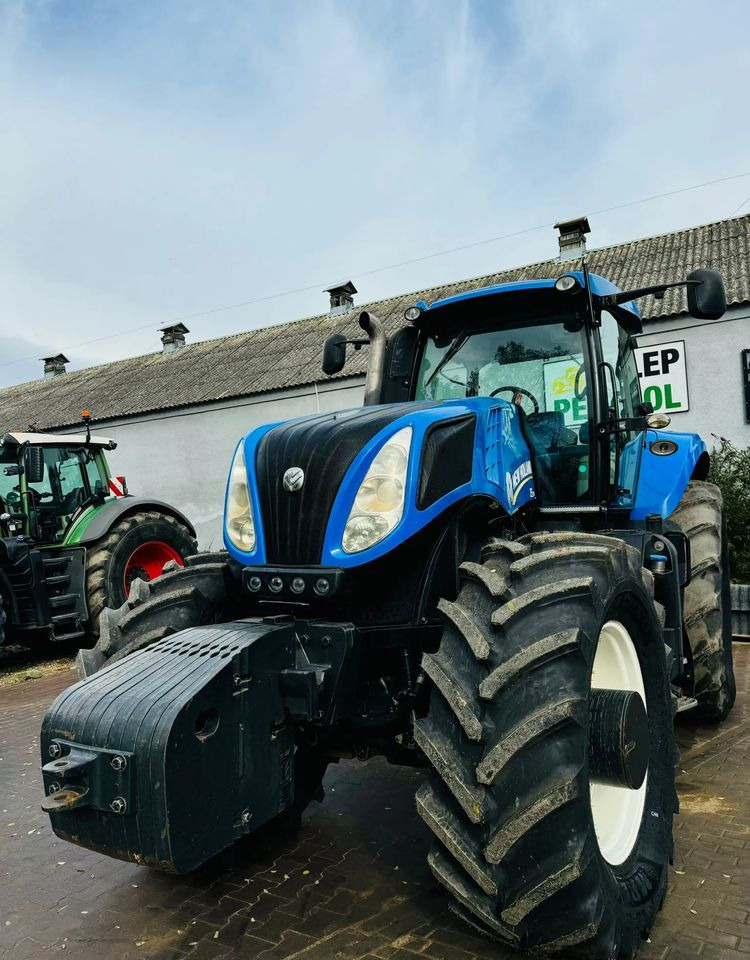 New Holland T8.390 - Tractor: foto 3 New Holland T8.390 - Tractor: foto 3