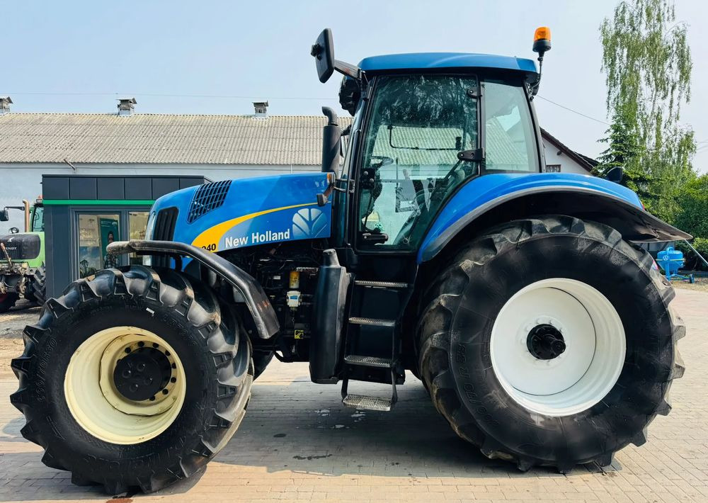 Tractor New Holland T8040: foto 8