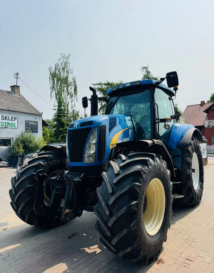 Tractor New Holland T8040: foto 6