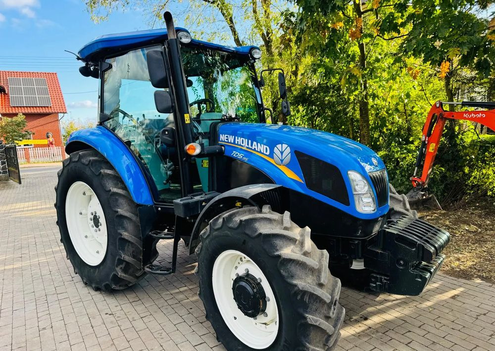 Tractor New Holland TD5.95: foto 14