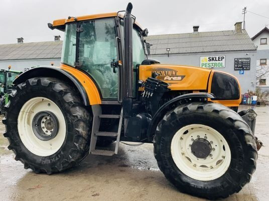 Renault ARES 826 RZ - Tractor: foto 2 Renault ARES 826 RZ - Tractor: foto 2
