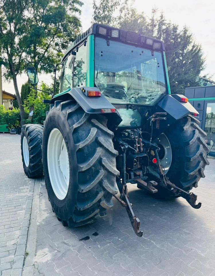 Valtra 8150 - Tractor: foto 4 Valtra 8150 - Tractor: foto 4