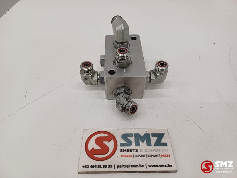 Caterpillar Hydraulic block Caterpillar - Hidráulica para Camión: foto 3 Caterpillar Hydraulic block Caterpillar - Hidráulica para Camión: foto 3