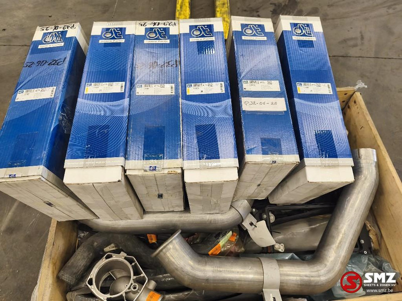 DAF Lot onderdelen DAF + Mercedes - Silenciador/ Sistema de escape para Camión: foto 1 DAF Lot onderdelen DAF + Mercedes - Silenciador/ Sistema de escape para Camión: foto 1