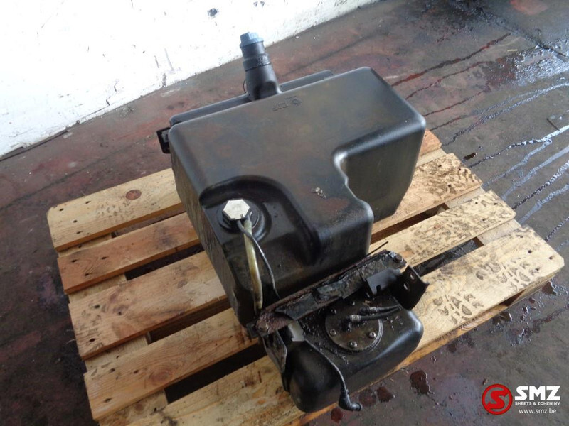 DAF Occ AdBlue tank daf xf 105 - Procesamiento de combustible para Camión: foto 2 DAF Occ AdBlue tank daf xf 105 - Procesamiento de combustible para Camión: foto 2