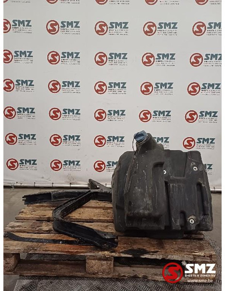 DAF Occ AdBluetank 90L + steunen DAF - Procesamiento de combustible para Camión: foto 3 DAF Occ AdBluetank 90L + steunen DAF - Procesamiento de combustible para Camión: foto 3