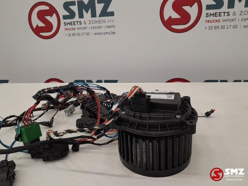 DAF Occ besturingseenheid + kachelmotor DAF XF 480 215 - Unidad de control para Camión: foto 4 DAF Occ besturingseenheid + kachelmotor DAF XF 480 215 - Unidad de control para Camión: foto 4