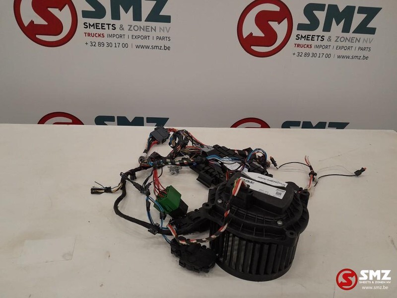 DAF Occ besturingseenheid + kachelmotor DAF XF 480 215 - Unidad de control para Camión: foto 2 DAF Occ besturingseenheid + kachelmotor DAF XF 480 215 - Unidad de control para Camión: foto 2