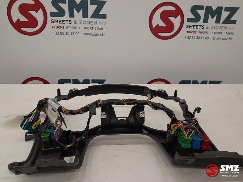 DAF Occ dashbord DAF XF 1951834 - Cabina e interior para Camión: foto 3 DAF Occ dashbord DAF XF 1951834 - Cabina e interior para Camión: foto 3