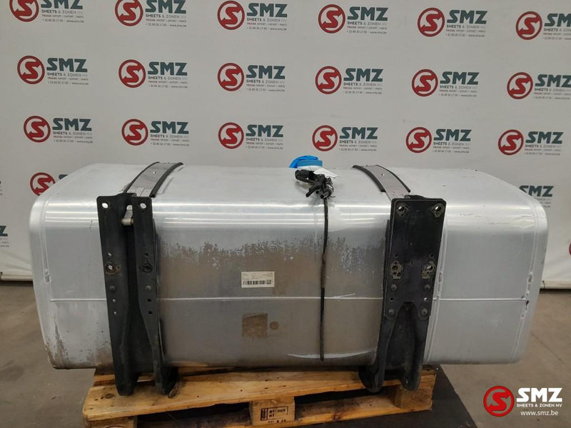 MAN Occ brandstoftank 600 L + vlotter + steunen MAN - Depósito de combustible para Camión: foto 2 MAN Occ brandstoftank 600 L + vlotter + steunen MAN - Depósito de combustible para Camión: foto 2