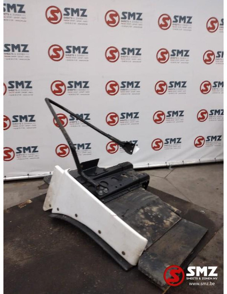 MAN Occ spatbord links MAN TGX 81664100307 81612100462 - Carrocería y exterior para Camión: foto 1 MAN Occ spatbord links MAN TGX 81664100307 81612100462 - Carrocería y exterior para Camión: foto 1