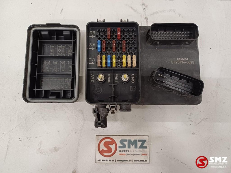 MAN Occ zekeringskast MAN - Sistema eléctrico para Camión: foto 2 MAN Occ zekeringskast MAN - Sistema eléctrico para Camión: foto 2