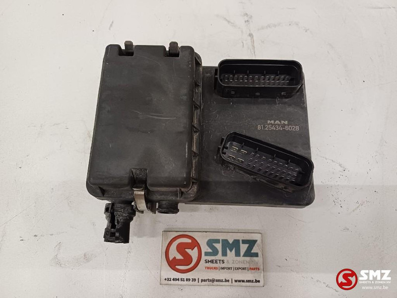 MAN Occ zekeringskast MAN - Sistema eléctrico para Camión: foto 1 MAN Occ zekeringskast MAN - Sistema eléctrico para Camión: foto 1