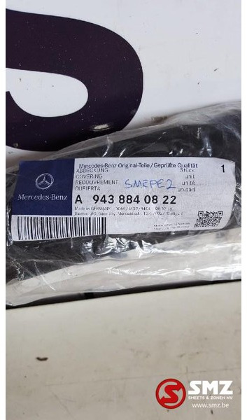 Mercedes-Benz Occ Spatbord cover achter rechts Actros - Carrocería y exterior para Camión: foto 4 Mercedes-Benz Occ Spatbord cover achter rechts Actros - Carrocería y exterior para Camión: foto 4