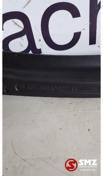 Mercedes-Benz Occ Spatbord cover achter rechts Actros - Carrocería y exterior para Camión: foto 3 Mercedes-Benz Occ Spatbord cover achter rechts Actros - Carrocería y exterior para Camión: foto 3