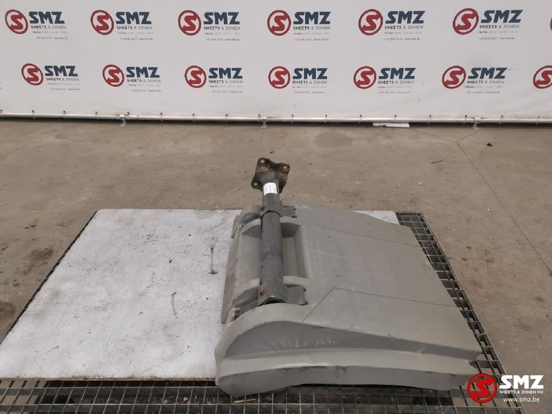 Mercedes-Benz Occ Spatbord met steun Actros MP2/MP3 - Carrocería y exterior para Camión: foto 2 Mercedes-Benz Occ Spatbord met steun Actros MP2/MP3 - Carrocería y exterior para Camión: foto 2