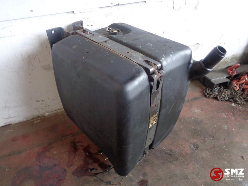 Mercedes-Benz Occ adbleu tank 85L - Depósito de AdBlue para Camión: foto 2 Mercedes-Benz Occ adbleu tank 85L - Depósito de AdBlue para Camión: foto 2