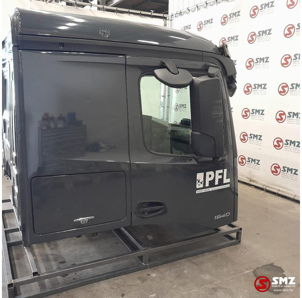 Mercedes-Benz Occ cabine Mercedes Actros MP4 low - Cabina e interior para Camión: foto 3 Mercedes-Benz Occ cabine Mercedes Actros MP4 low - Cabina e interior para Camión: foto 3
