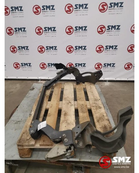 Mercedes-Benz Occ cabine ophanging achter - Suspensión de cabina para Camión: foto 1 Mercedes-Benz Occ cabine ophanging achter - Suspensión de cabina para Camión: foto 1