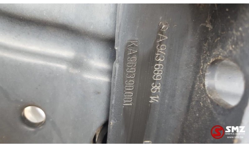 Mercedes-Benz Occ dashboard frame Actros MP3 - Salpicadero para Camión: foto 3 Mercedes-Benz Occ dashboard frame Actros MP3 - Salpicadero para Camión: foto 3