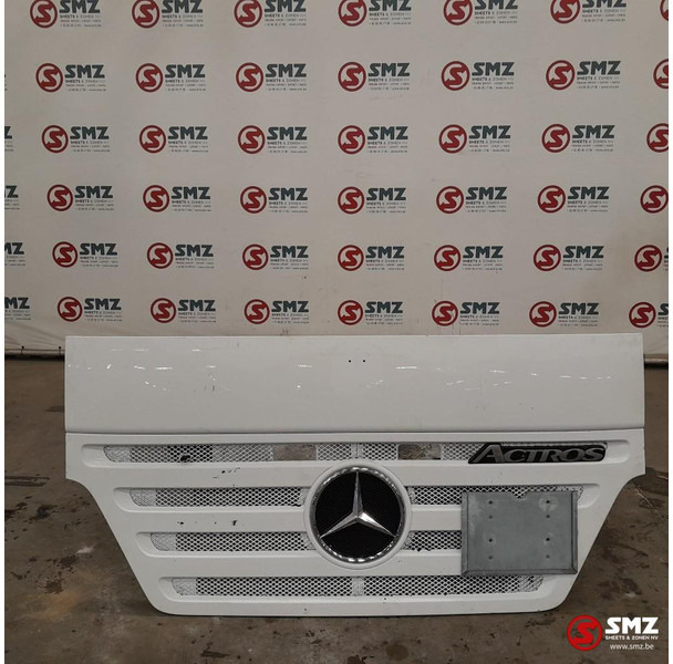 Mercedes-Benz Occ radiatorgrille Mercedes - Parrilla para Camión: foto 1 Mercedes-Benz Occ radiatorgrille Mercedes - Parrilla para Camión: foto 1