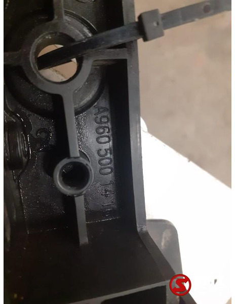 Mercedes-Benz Occ radiatorgrille Mercedes - Parrilla para Camión: foto 2 Mercedes-Benz Occ radiatorgrille Mercedes - Parrilla para Camión: foto 2