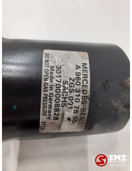 Mercedes-Benz Occ set schokdempers cabinevering Mercedes - Suspensión de cabina para Camión: foto 4 Mercedes-Benz Occ set schokdempers cabinevering Mercedes - Suspensión de cabina para Camión: foto 4