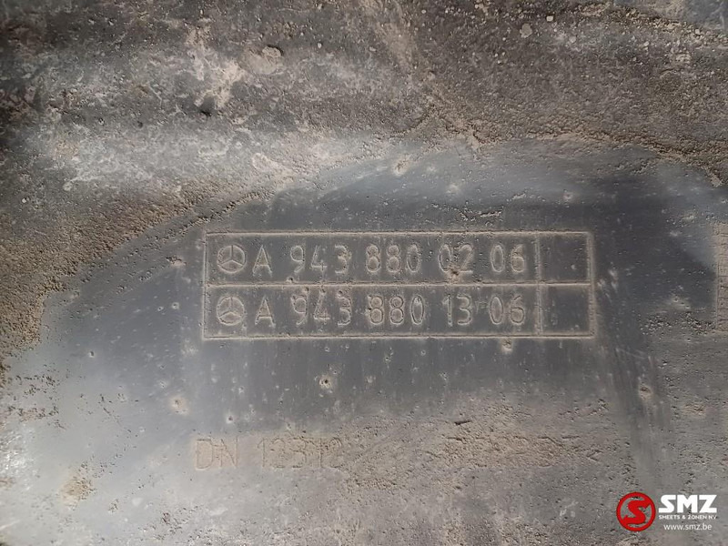 Mercedes-Benz Occ spatbord + spatbordbeugel Econic rechtsachtera - Carrocería y exterior para Camión: foto 5 Mercedes-Benz Occ spatbord + spatbordbeugel Econic rechtsachtera - Carrocería y exterior para Camión: foto 5