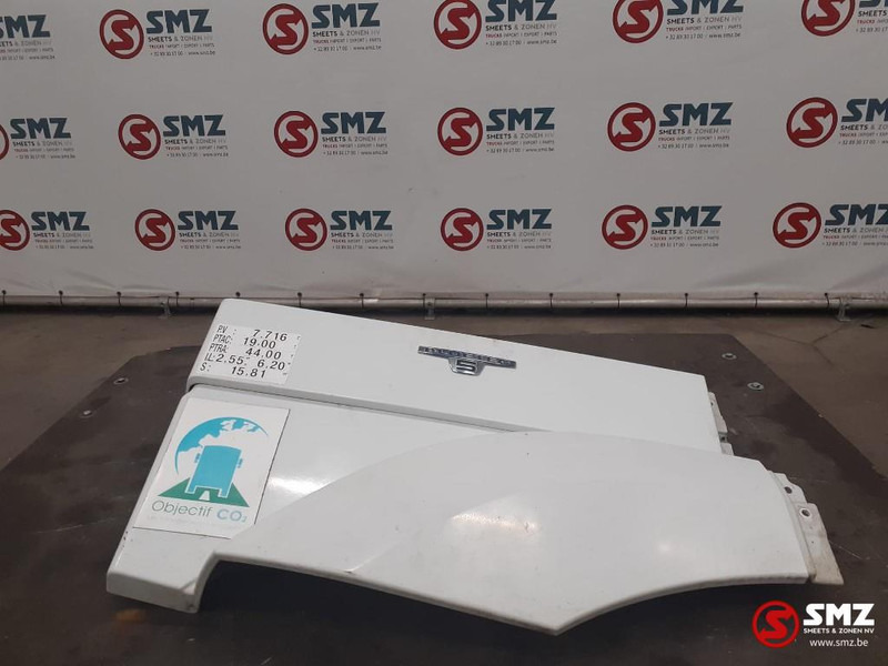 Mercedes-Benz Occ spatbordverlenging rechts Mercedes Actros MP4 - Carrocería y exterior para Camión: foto 1 Mercedes-Benz Occ spatbordverlenging rechts Mercedes Actros MP4 - Carrocería y exterior para Camión: foto 1