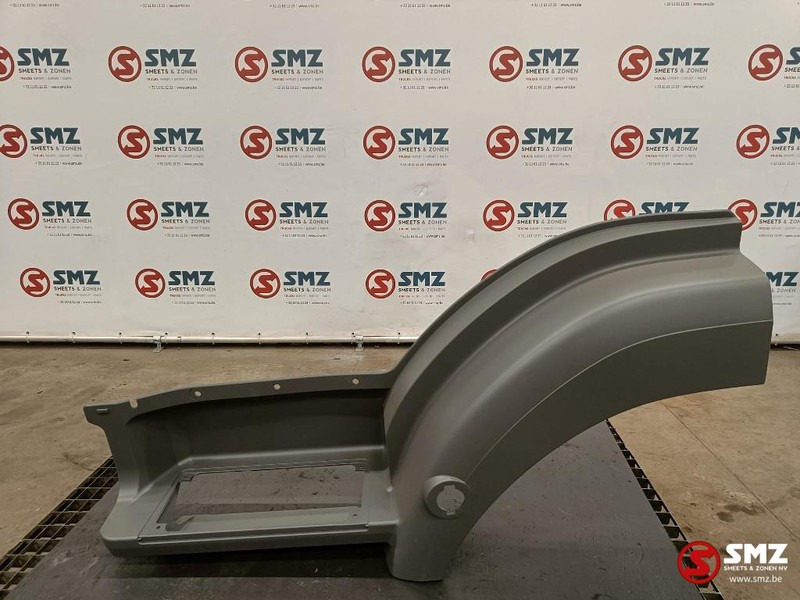 Mercedes-Benz Opstapbak boven links Axor - Carrocería y exterior para Camión: foto 1 Mercedes-Benz Opstapbak boven links Axor - Carrocería y exterior para Camión: foto 1