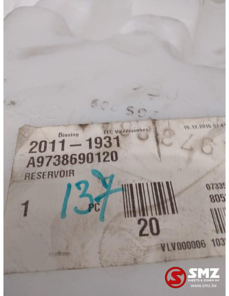 Mercedes-Benz Ruitensproeierreservoir mercedes atego a9738690120 - Limpiaparabrisas para Camión: foto 4 Mercedes-Benz Ruitensproeierreservoir mercedes atego a9738690120 - Limpiaparabrisas para Camión: foto 4