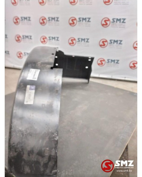 Mercedes-Benz Spatbord rechts Mercedes SK A3818804106 - Carrocería y exterior para Camión: foto 2 Mercedes-Benz Spatbord rechts Mercedes SK A3818804106 - Carrocería y exterior para Camión: foto 2