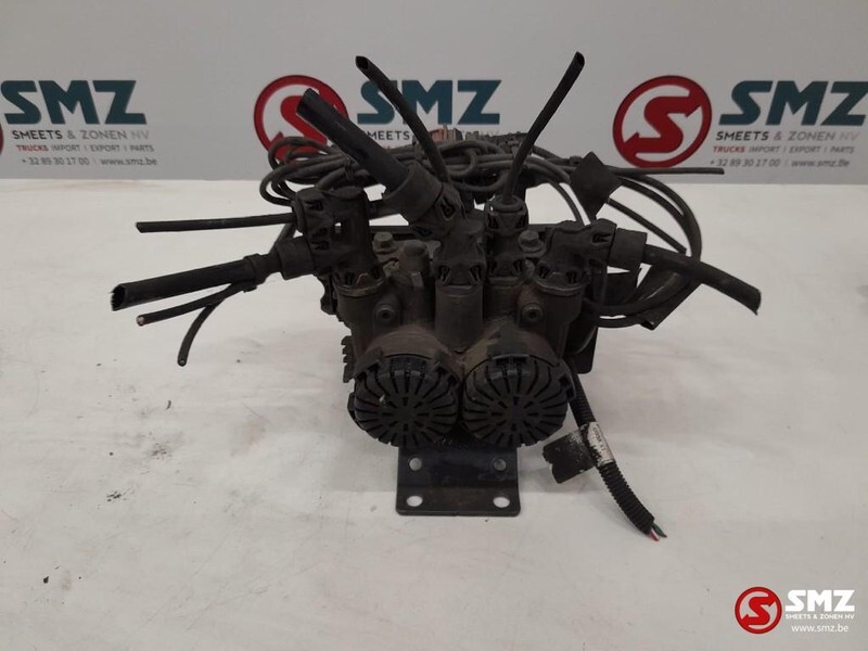 Renault Occ EBS achterasmodulator Renault T 22225566 - Unidad de control para Camión: foto 1 Renault Occ EBS achterasmodulator Renault T 22225566 - Unidad de control para Camión: foto 1
