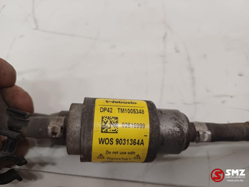 Renault Occ brandstofdoseerpomp DP42 Webasto - Procesamiento de combustible para Camión: foto 4 Renault Occ brandstofdoseerpomp DP42 Webasto - Procesamiento de combustible para Camión: foto 4