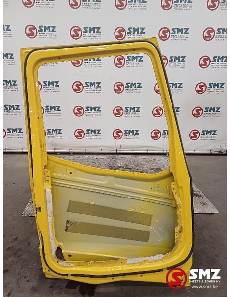 Renault Occ deur links Renault T - Puerta y piezas para Camión: foto 2 Renault Occ deur links Renault T - Puerta y piezas para Camión: foto 2