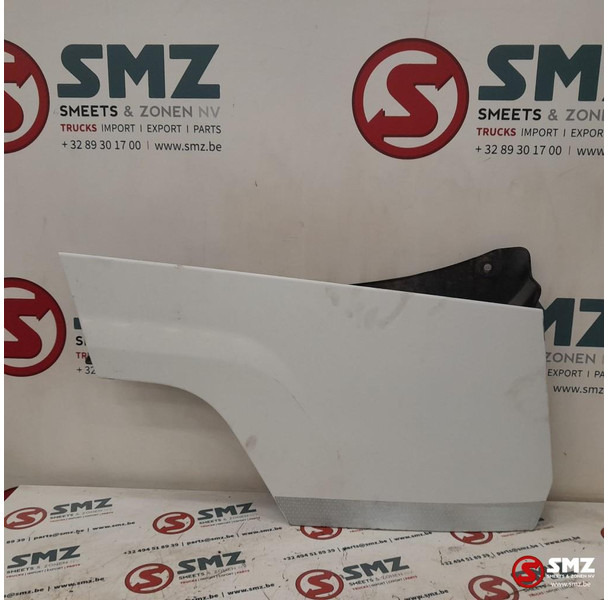 Renault Occ deurverlenging rechts Renault - Puerta y piezas para Camión: foto 1 Renault Occ deurverlenging rechts Renault - Puerta y piezas para Camión: foto 1