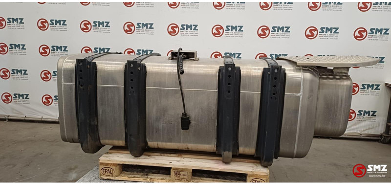 Scania Occ brandstoftank 950L Scania - Depósito de combustible para Camión: foto 2 Scania Occ brandstoftank 950L Scania - Depósito de combustible para Camión: foto 2