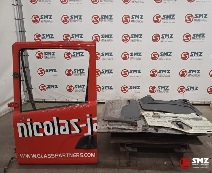 Scania Occ deur links + binnenbekleding 4 Serie Torpedo S - Puerta y piezas para Camión: foto 1 Scania Occ deur links + binnenbekleding 4 Serie Torpedo S - Puerta y piezas para Camión: foto 1