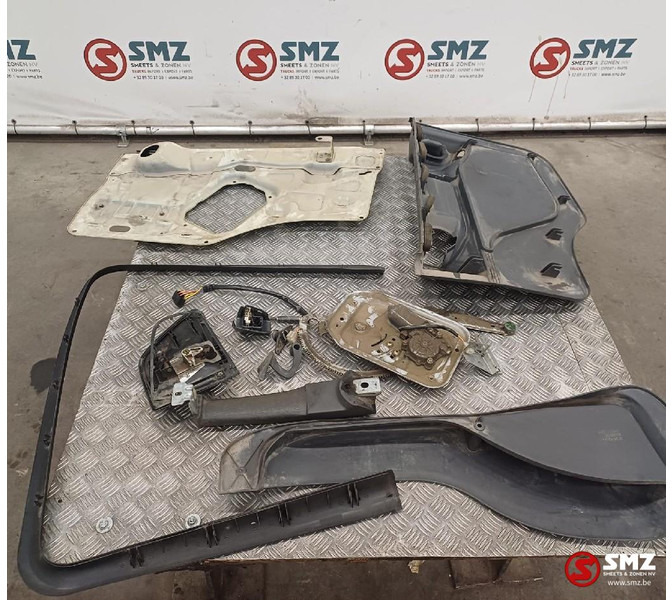 Scania Occ deur rechts + binnenbekleding 4 Serie Torpedo - Puerta y piezas para Camión: foto 5 Scania Occ deur rechts + binnenbekleding 4 Serie Torpedo - Puerta y piezas para Camión: foto 5