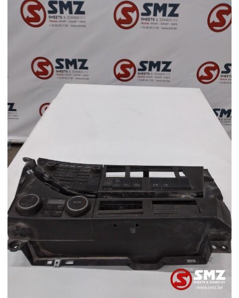 Volvo Occ bedieningspaneel radio en verwarming volvo FH4 - Cabina e interior para Camión: foto 2 Volvo Occ bedieningspaneel radio en verwarming volvo FH4 - Cabina e interior para Camión: foto 2