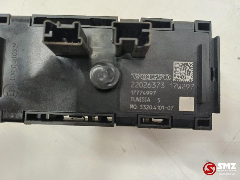 Volvo Occ set van 3 dashbordpanelen Volvo - Sistema eléctrico para Camión: foto 5 Volvo Occ set van 3 dashbordpanelen Volvo - Sistema eléctrico para Camión: foto 5