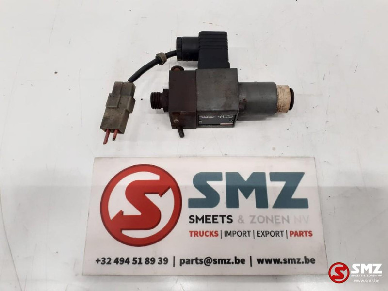 Zettelmeyer Occ drukschakelaar Zettelmeyer - Sistema eléctrico para Camión: foto 2 Zettelmeyer Occ drukschakelaar Zettelmeyer - Sistema eléctrico para Camión: foto 2