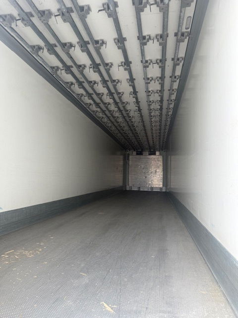 Schmitz Cargobull Vleeshanger Schade - Semirremolque frigorífico: foto 3 Schmitz Cargobull Vleeshanger Schade - Semirremolque frigorífico: foto 3