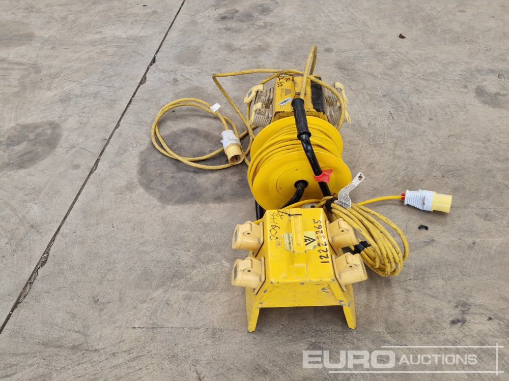 110 Volt Splitter Box, 25m Extension Reel (3 of) - Equipo de construcción: foto 2 110 Volt Splitter Box, 25m Extension Reel (3 of) - Equipo de construcción: foto 2