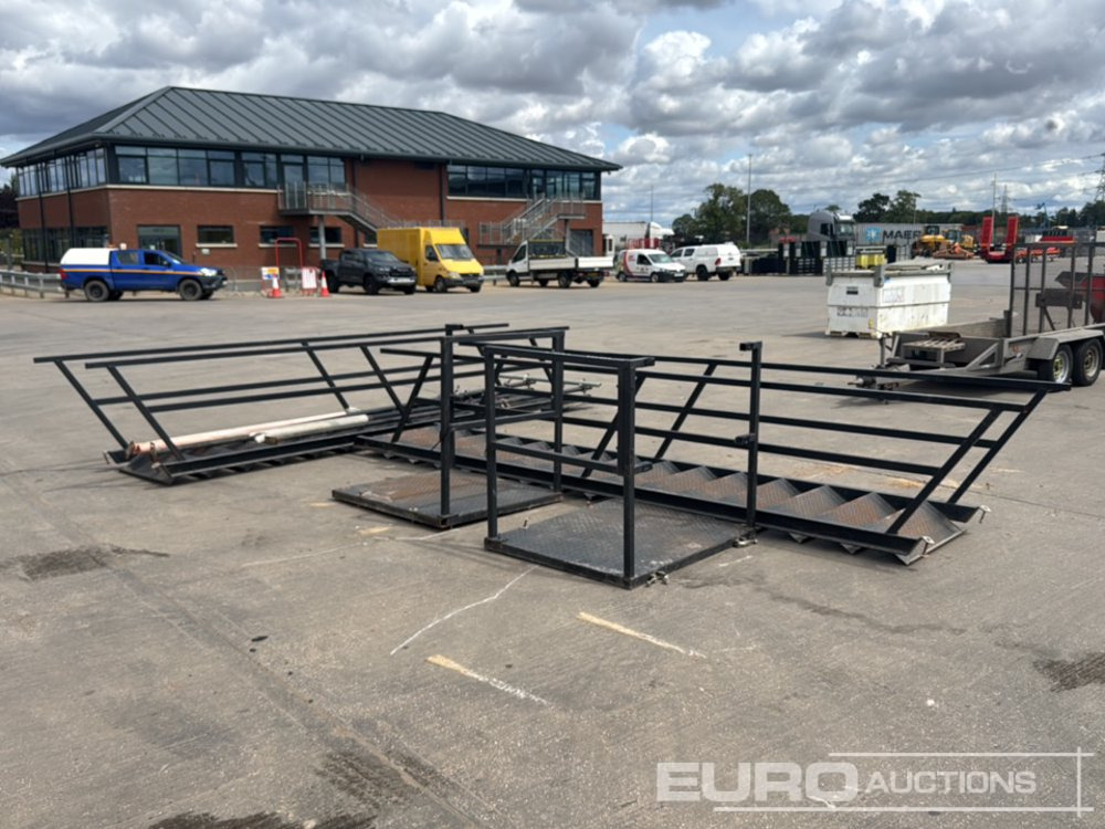 15 Step Steel Stairs, Access Platform, Handrails, Leg Supports (Cannot Be Reconsigned) (2 of) - Herramienta/ Equipo: foto 4 15 Step Steel Stairs, Access Platform, Handrails, Leg Supports (Cannot Be Reconsigned) (2 of) - Herramienta/ Equipo: foto 4