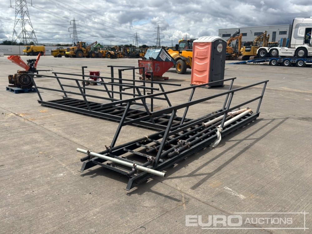 15 Step Steel Stairs, Access Platform, Handrails, Leg Supports (Cannot Be Reconsigned) (2 of) - Herramienta/ Equipo: foto 2 15 Step Steel Stairs, Access Platform, Handrails, Leg Supports (Cannot Be Reconsigned) (2 of) - Herramienta/ Equipo: foto 2