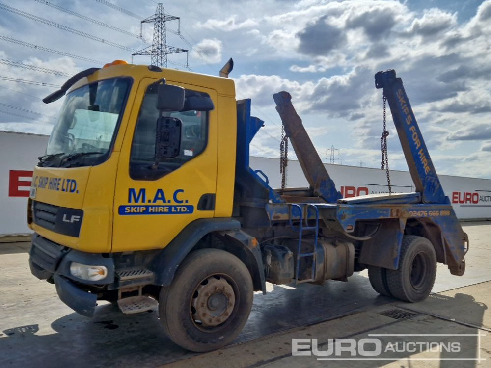 2008 DAF LF55.220 - Camión portacontenedor de cadenas: foto 1 2008 DAF LF55.220 - Camión portacontenedor de cadenas: foto 1